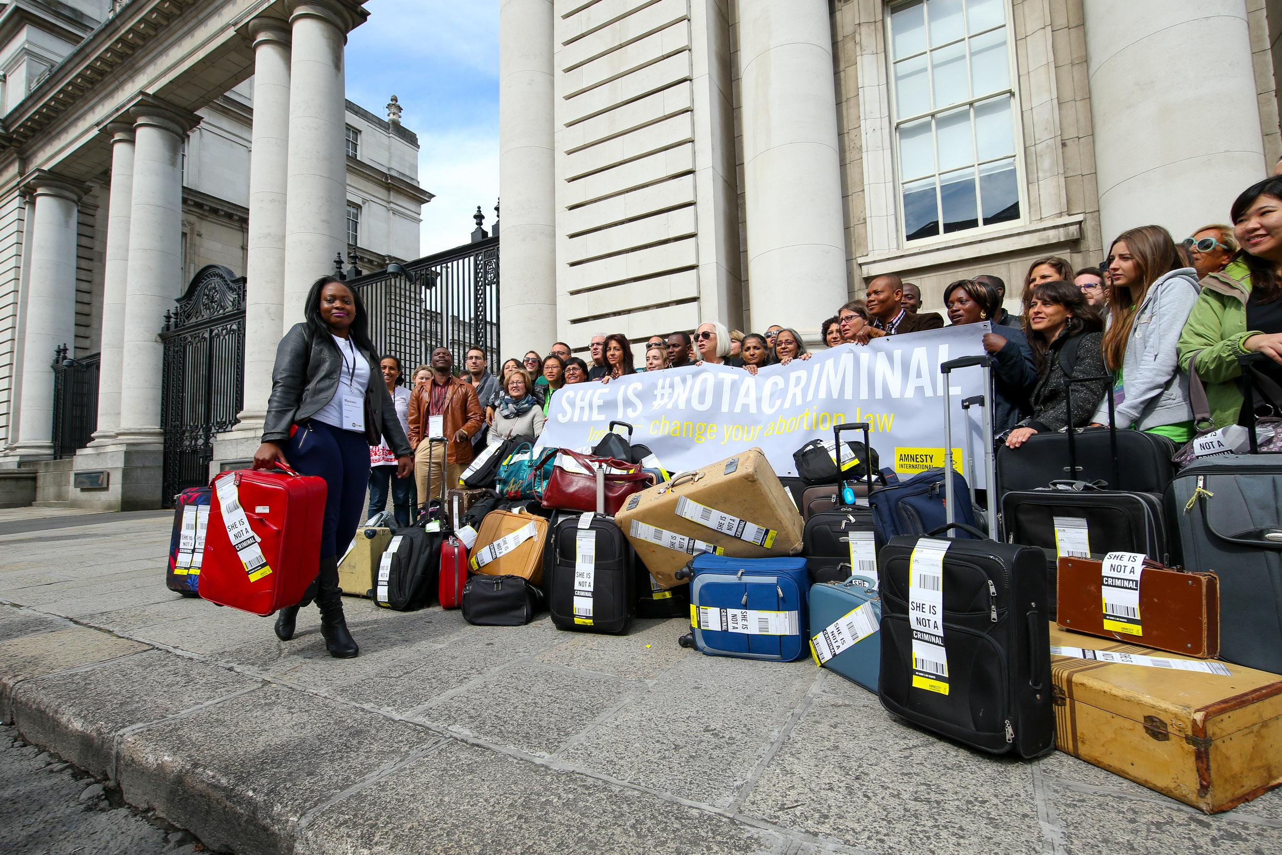 Northern Ireland: Amnesty urges politicians to back abortion law change