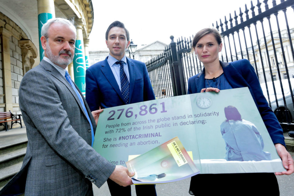 Minister for Health Simon Harris receives Amnesty International petition calling for urgent reform of Ireland’s restrictive abortion laws. More than 270,000 global activists support Amnesty’s campaign for human rights compliant abortion law.