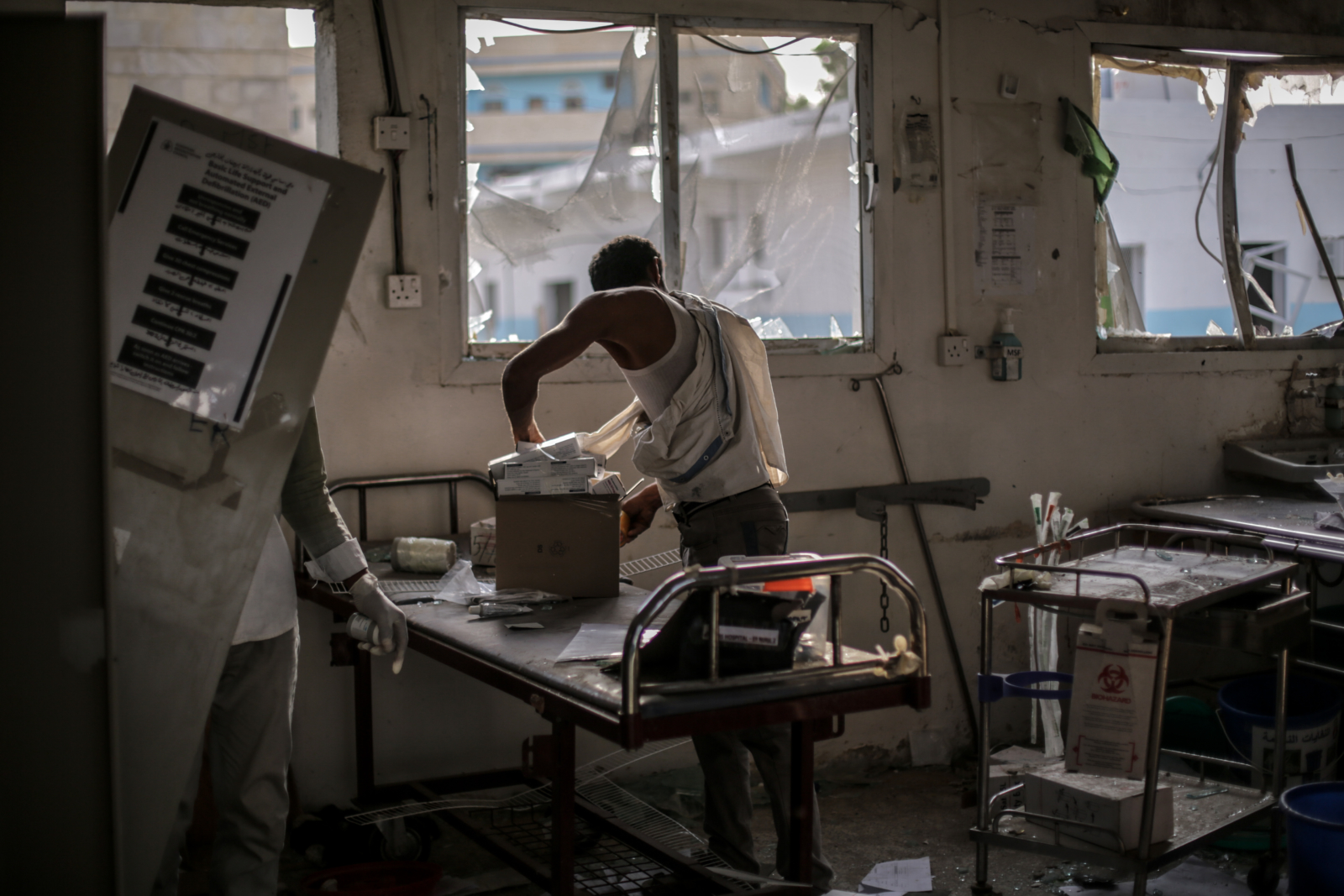 Yemen: Hospitals and medical workers under attack by anti-Huthi forces in Ta’iz