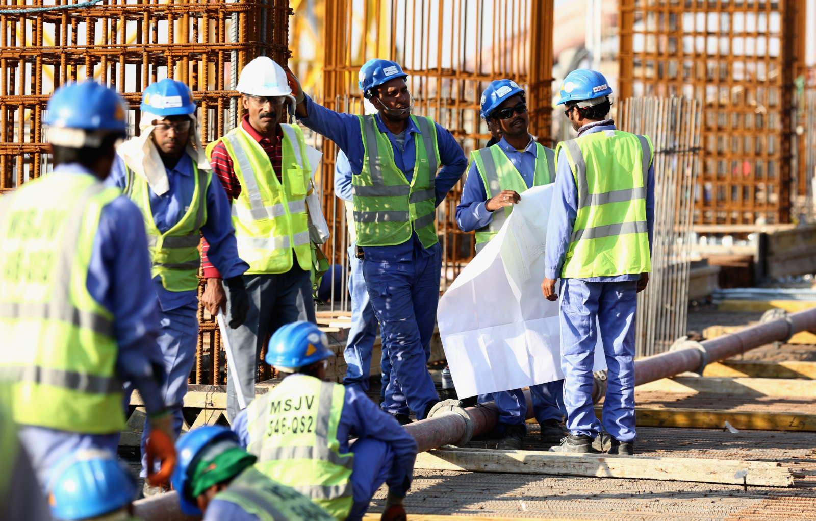 Qatar: Migrant workers still at risk of abuse despite reforms