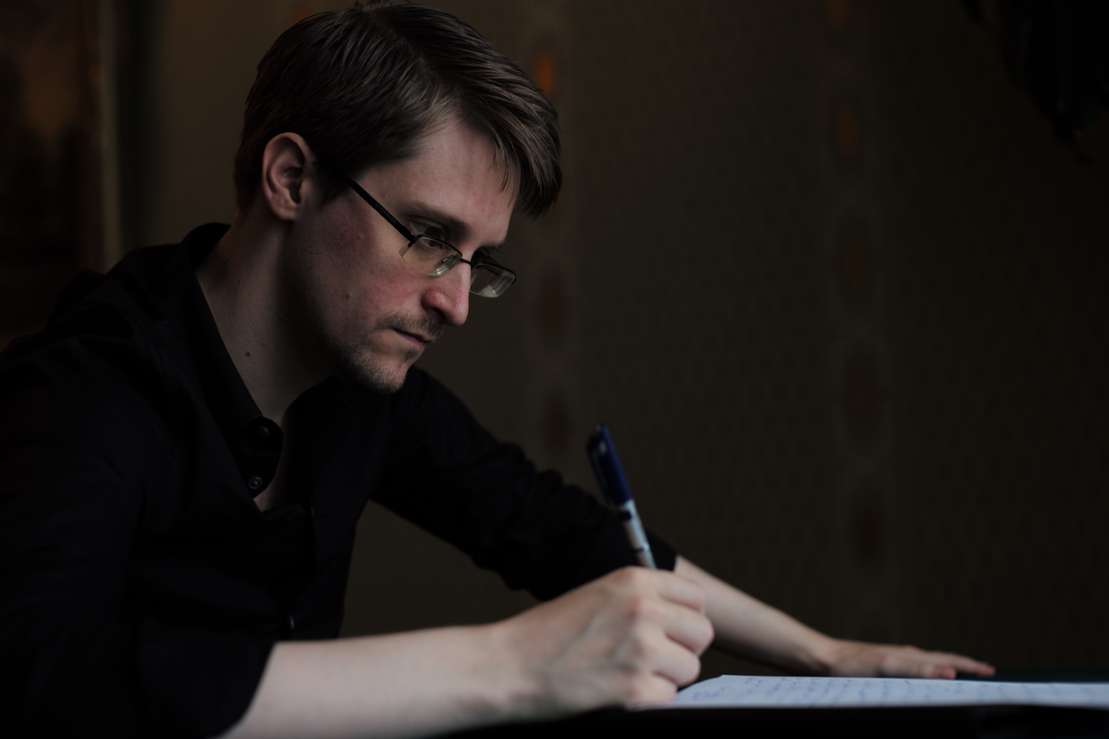 Edward Snowden: “Your support keeps me company during the fight.”