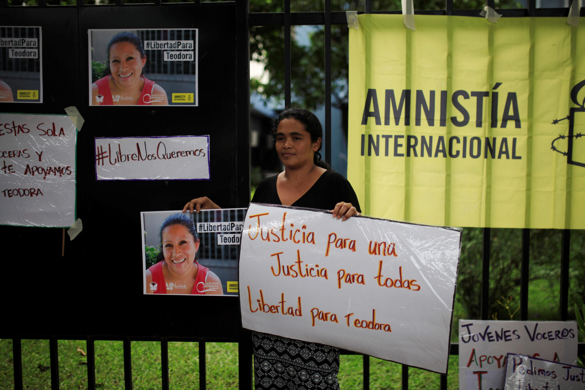 El Salvador: Separated families, broken ties: Women imprisoned for obstetric emergencies and the impact on their families