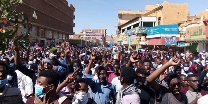 Sudan: Security officers pursue injured protestors into hospital