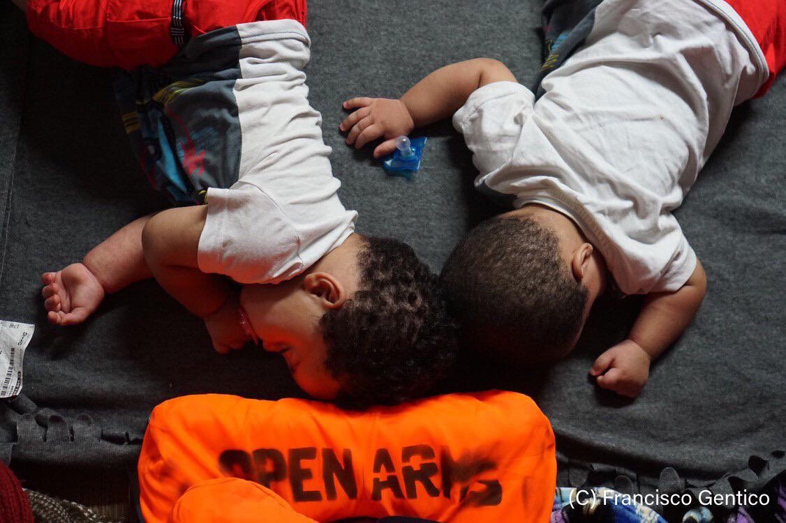 Italy/Malta/Spain: 121 people including babies and children stranded at sea in searing heat must be allowed to dock