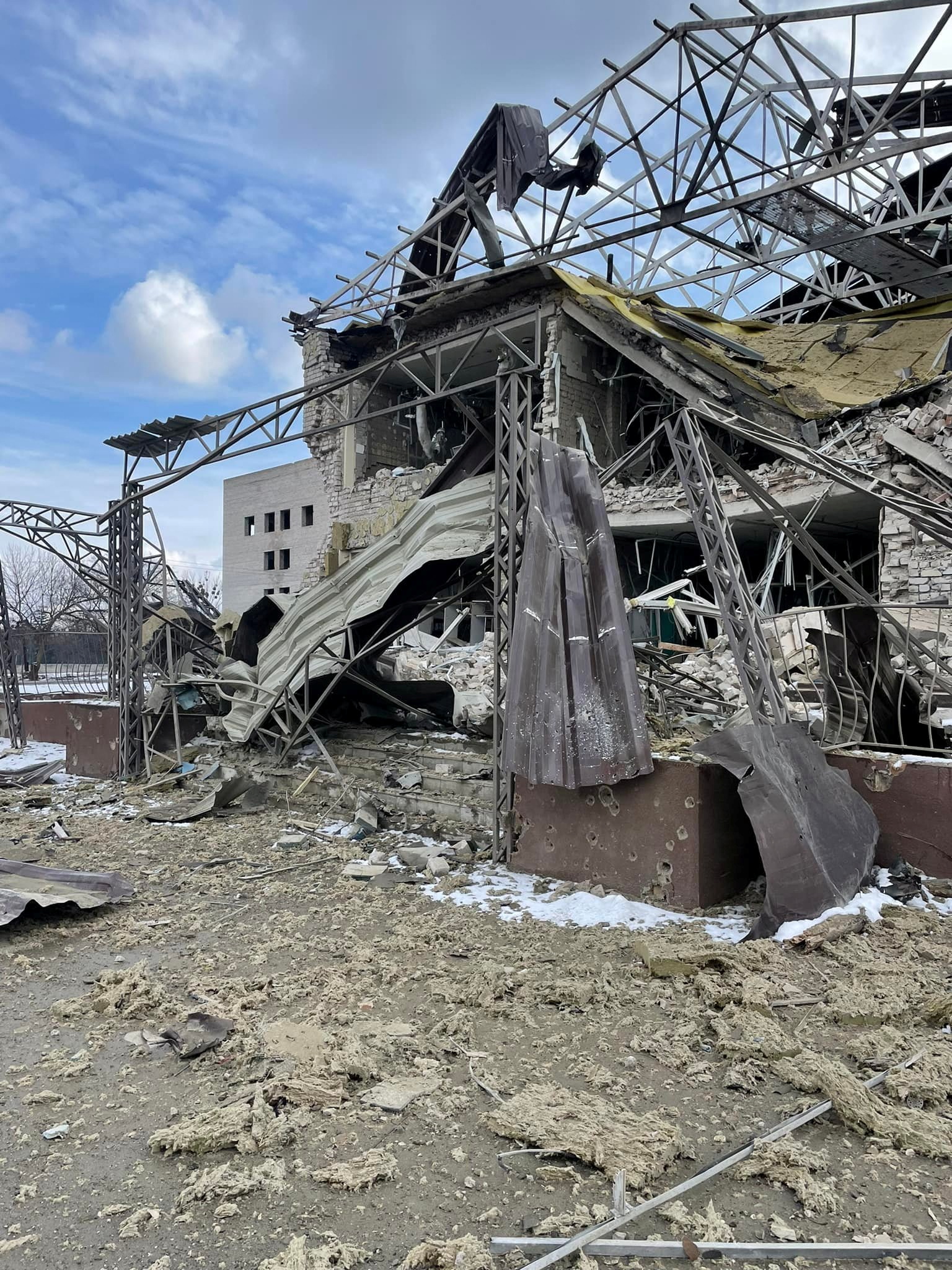 Ukraine: Beleaguered town of Izium at breaking point after constant attack from Russian forces – new testimony