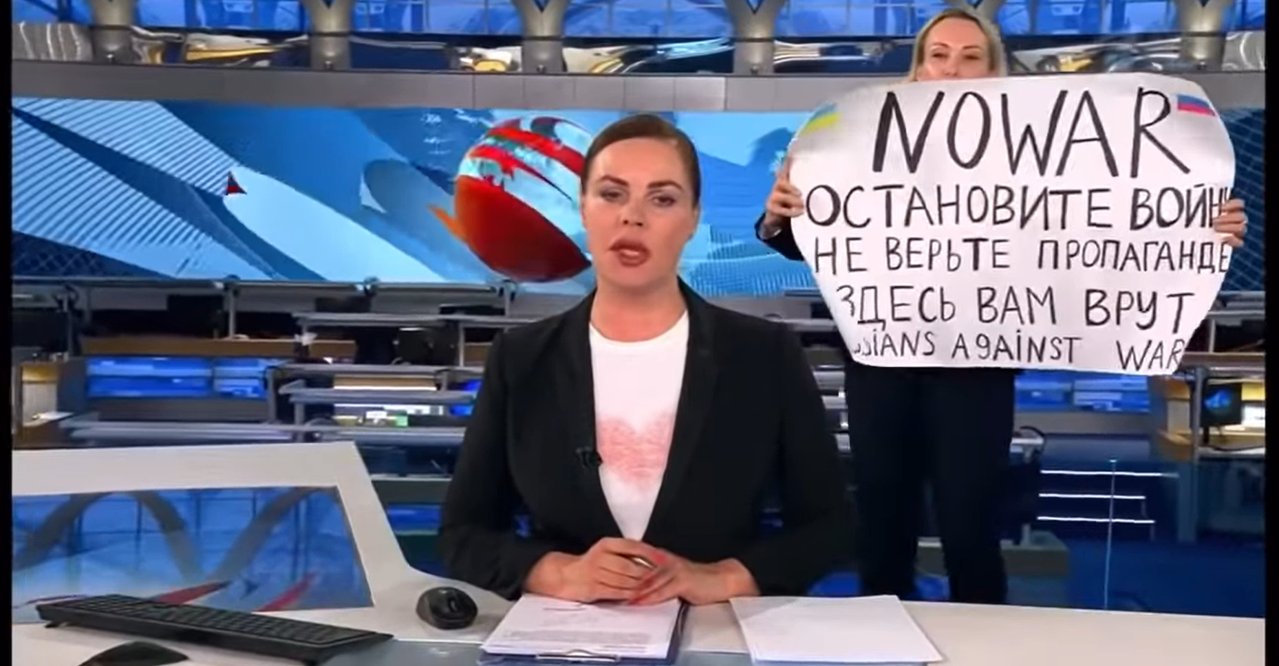 Russia: Protesting live on TV is an act of great courage, not a crime