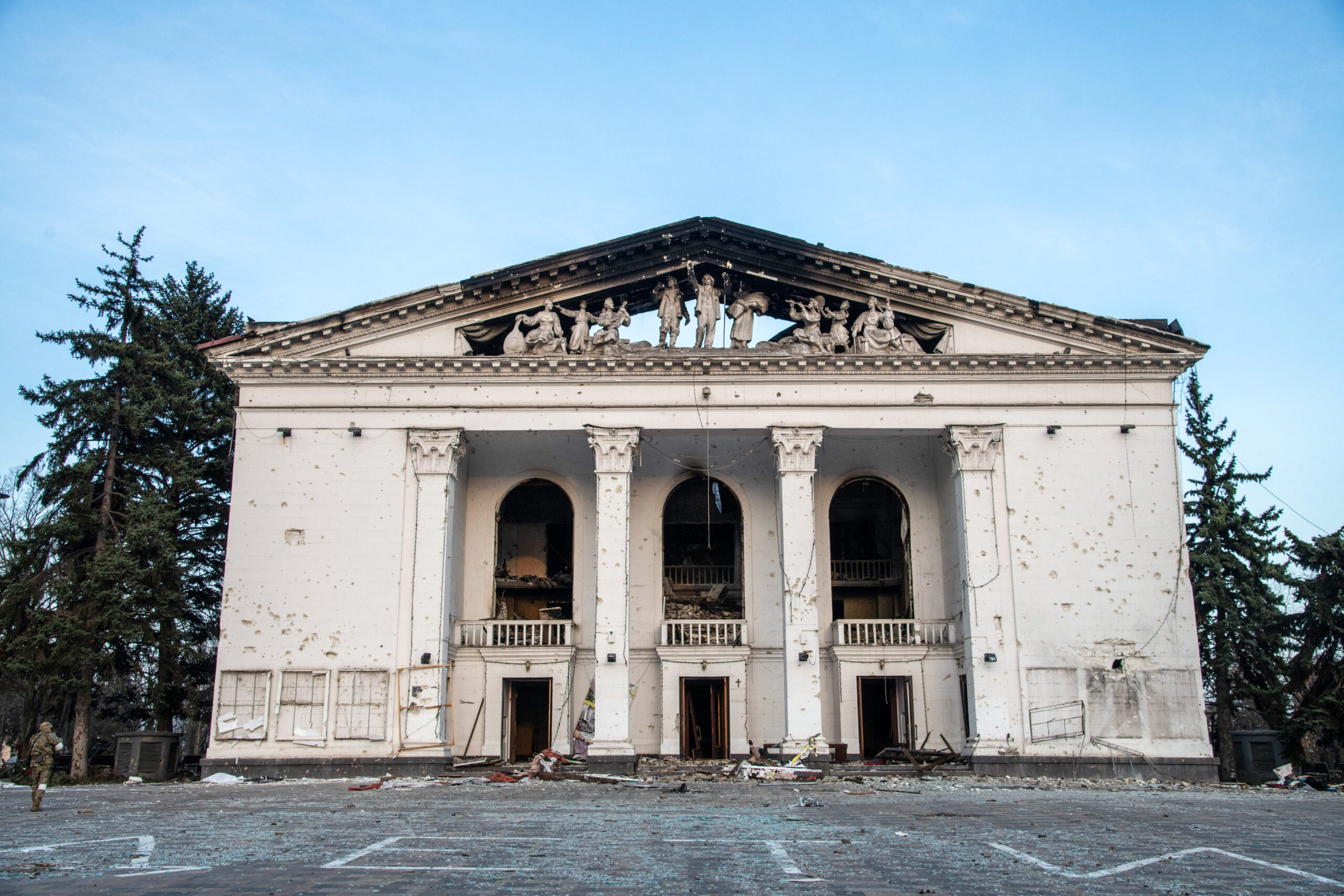 Ukraine: Deadly Mariupol theatre strike ‘a clear war crime’ by Russian forces – new investigation