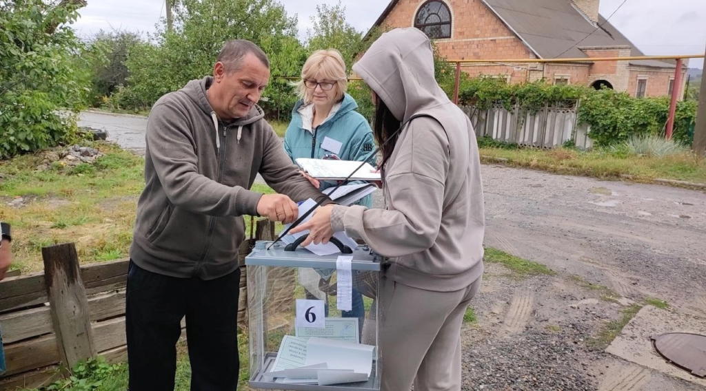 Voting in Russia's sham 'referenda'