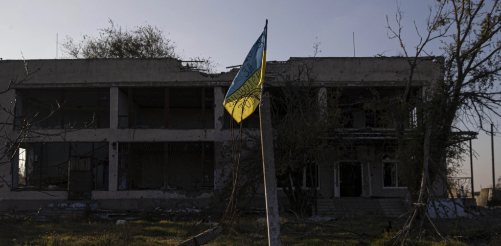 The Ukranian flag flies in Kherson