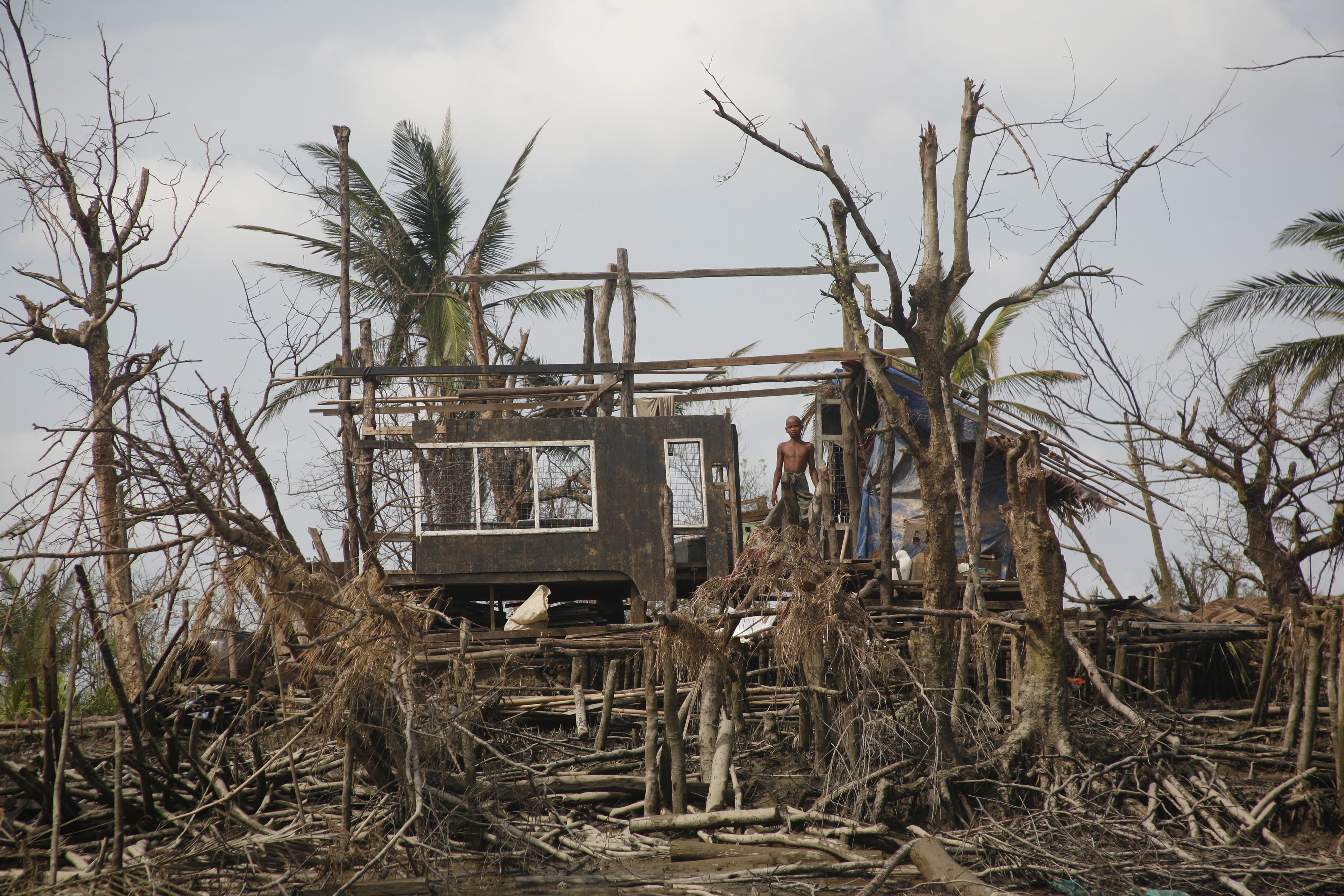 Global: Fossil fuel infrastructure is putting rights of 2 billion people and critical ecosystems at risk