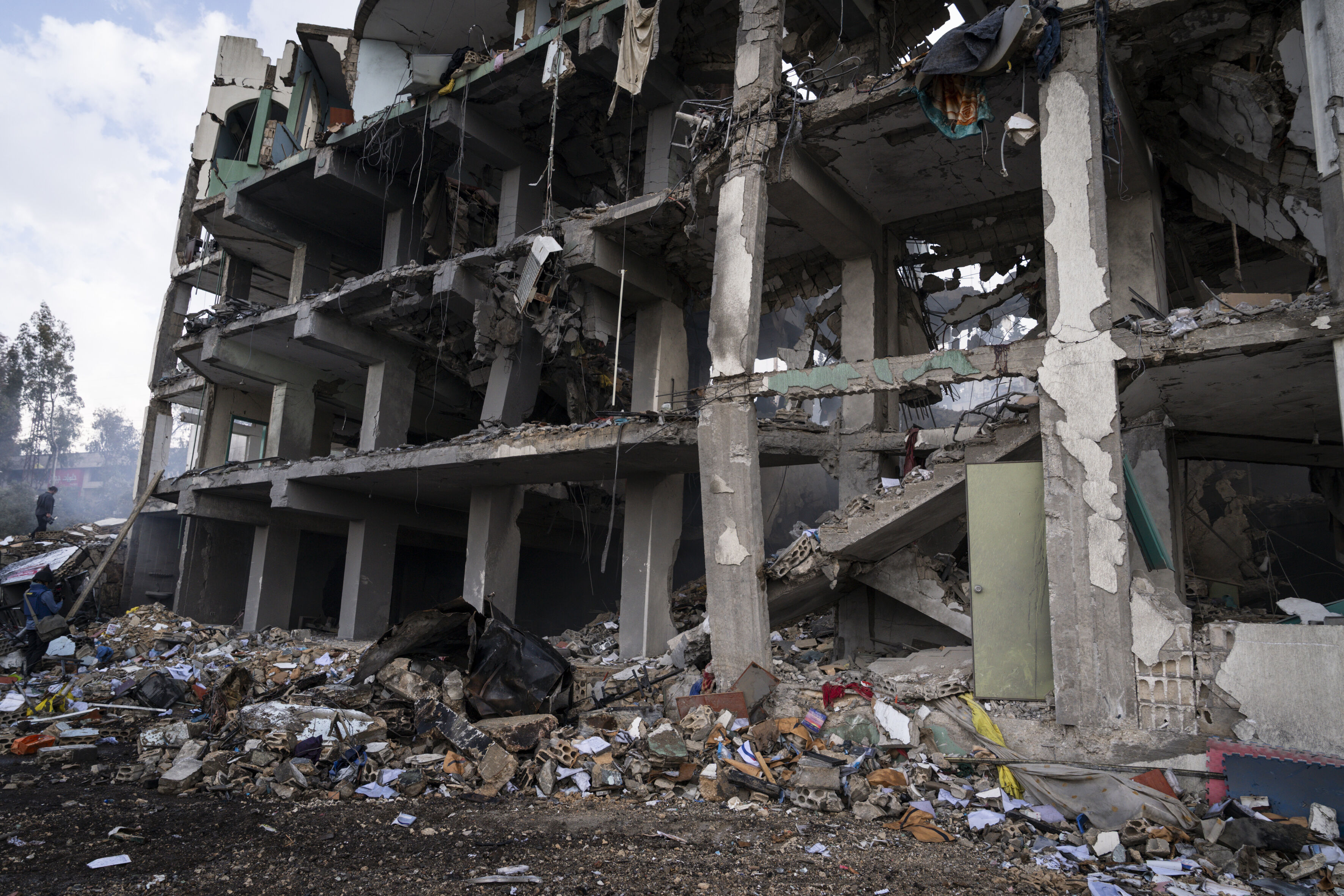 Lebanon: Israel must halt attacks on healthcare workers, medical facilities and first responders